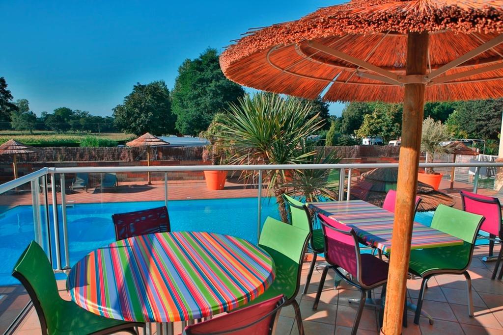 Camping Saint Michel Courtils Kültér fotó