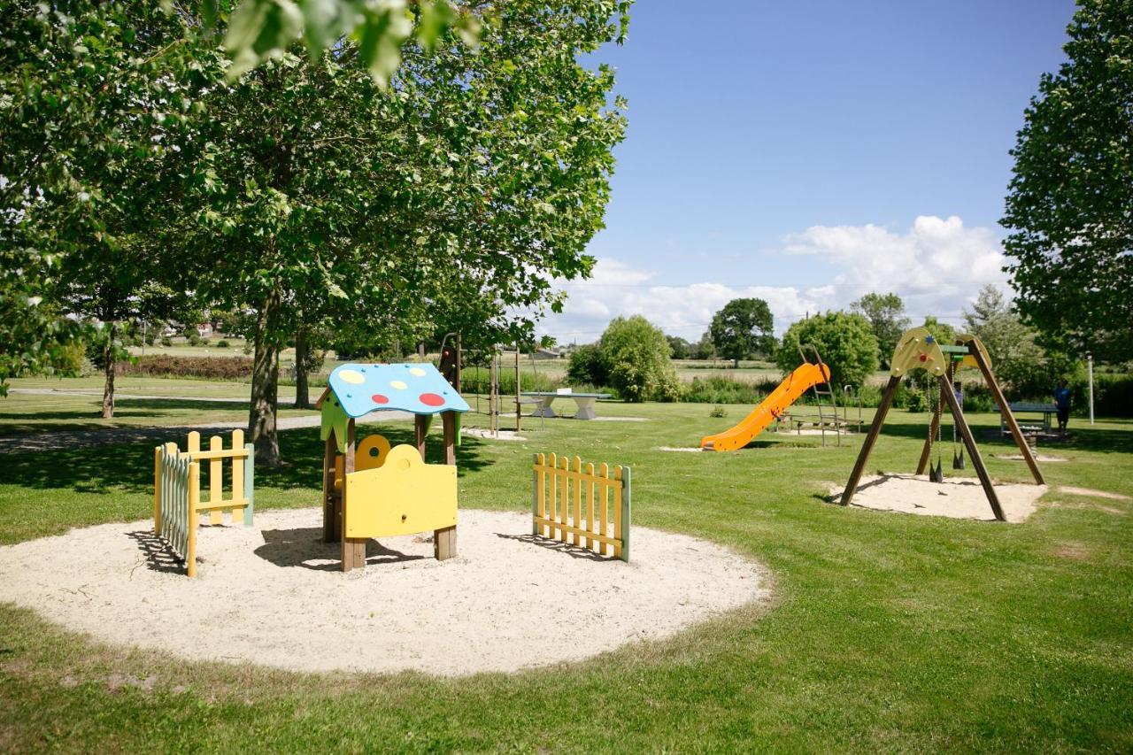 Camping Saint Michel Courtils Kültér fotó